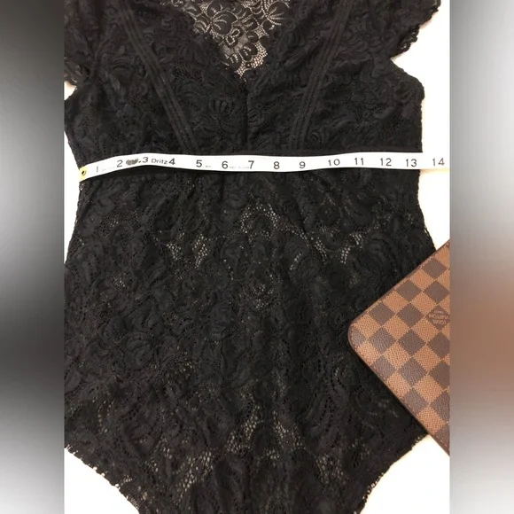 Haute Monde Lace Bodysuit - Picture 5 of 8
